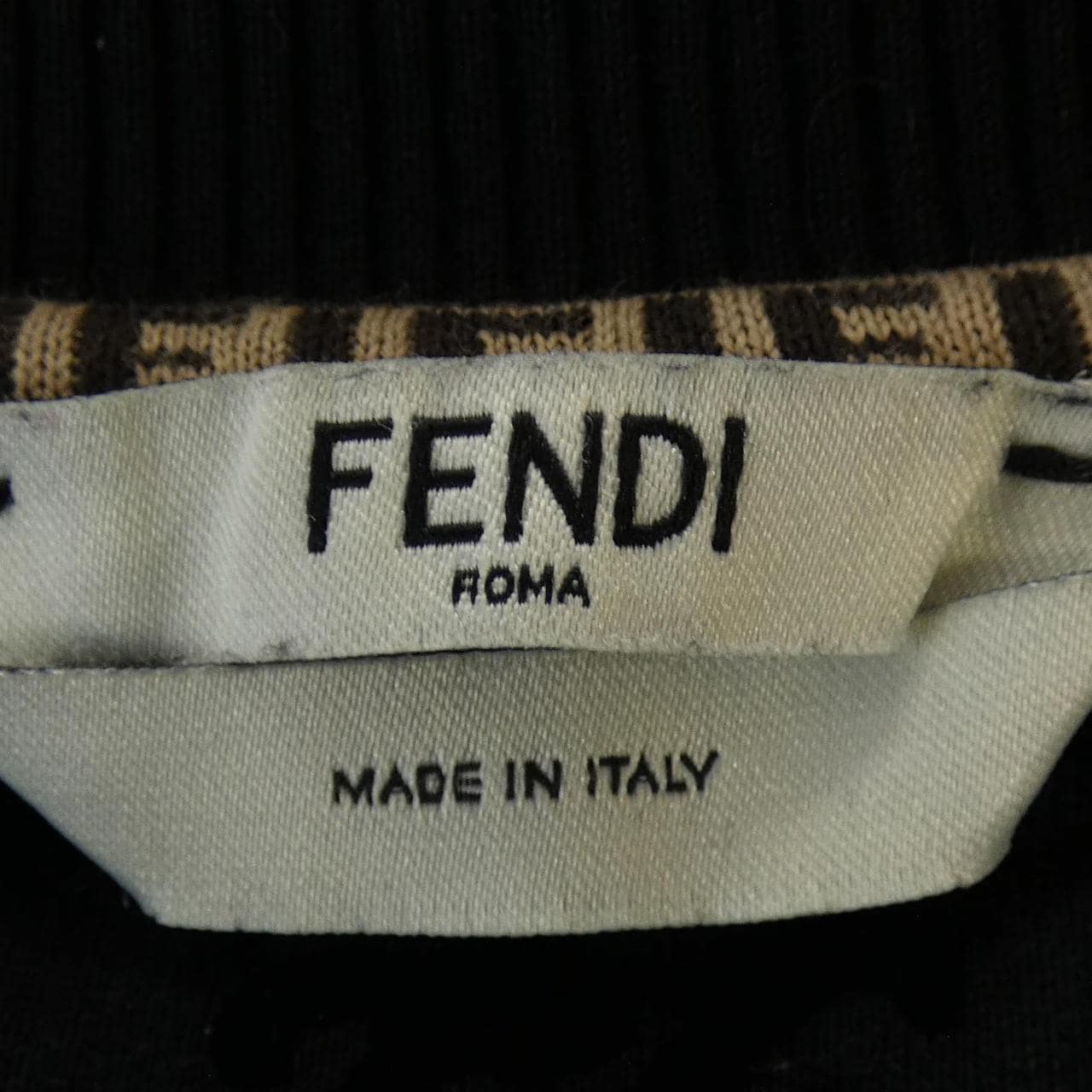 フェンディ FENDI FS7102 AGU7 スウェット