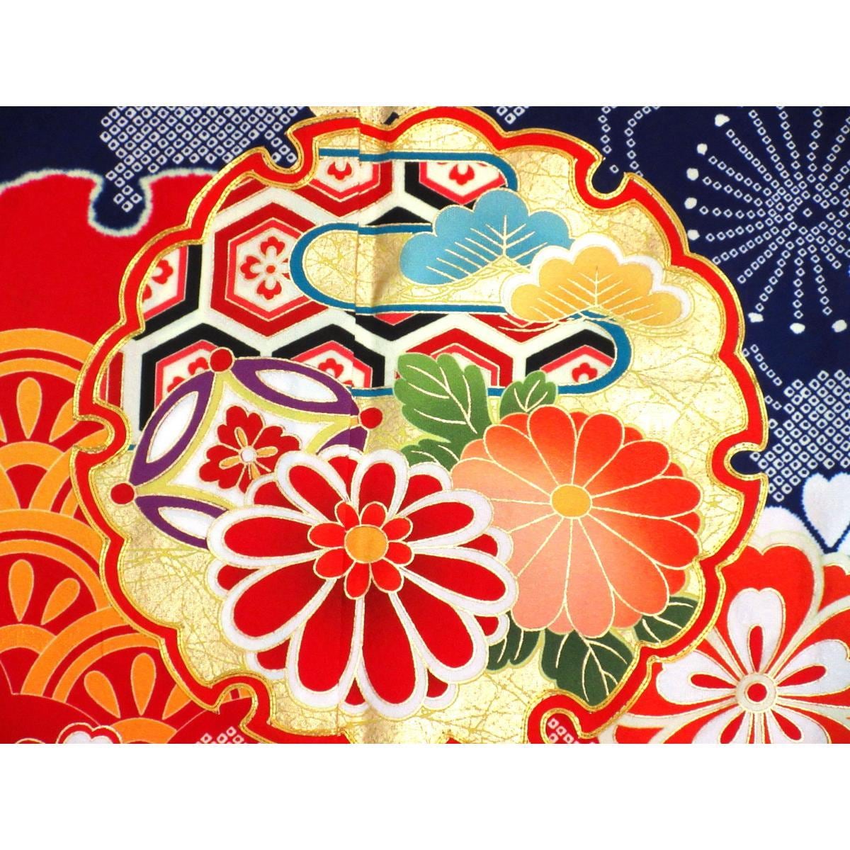 振袖　友禅金彩加工　刺繍入り