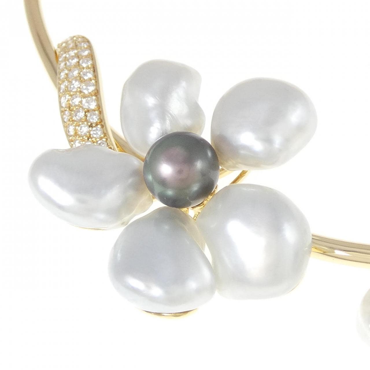 MIKIMOTO Flower Pearl Necklace