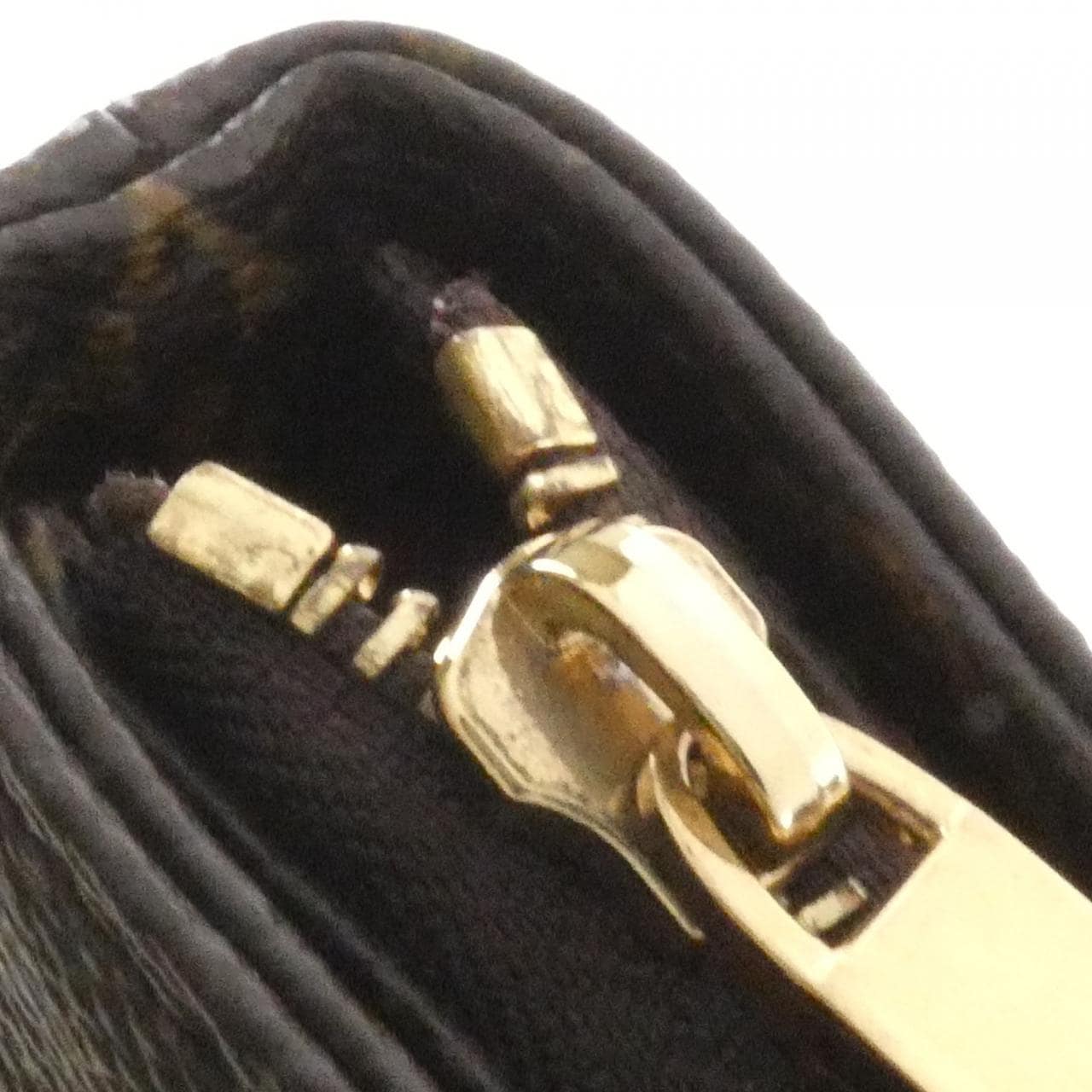 ルイヴィトン モノグラム カバ メゾ M51151 バッグ