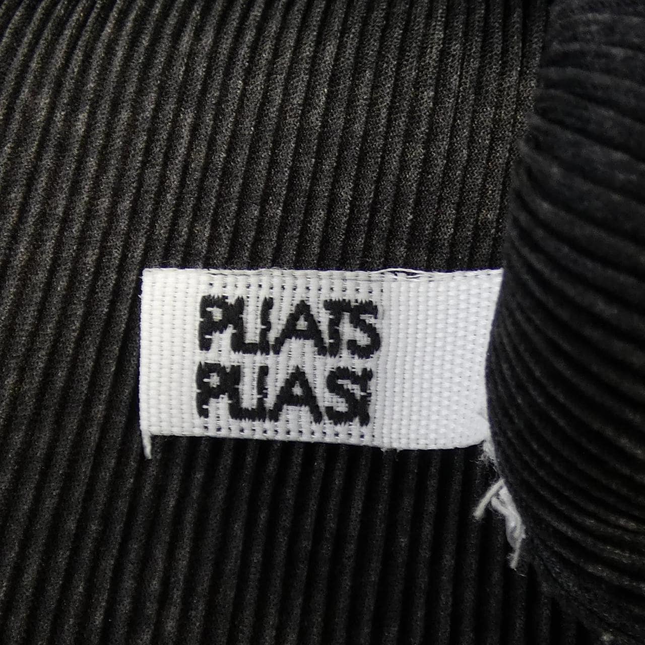 プリーツプリーズ PLEATS PLEASE PP02FK102 トップス