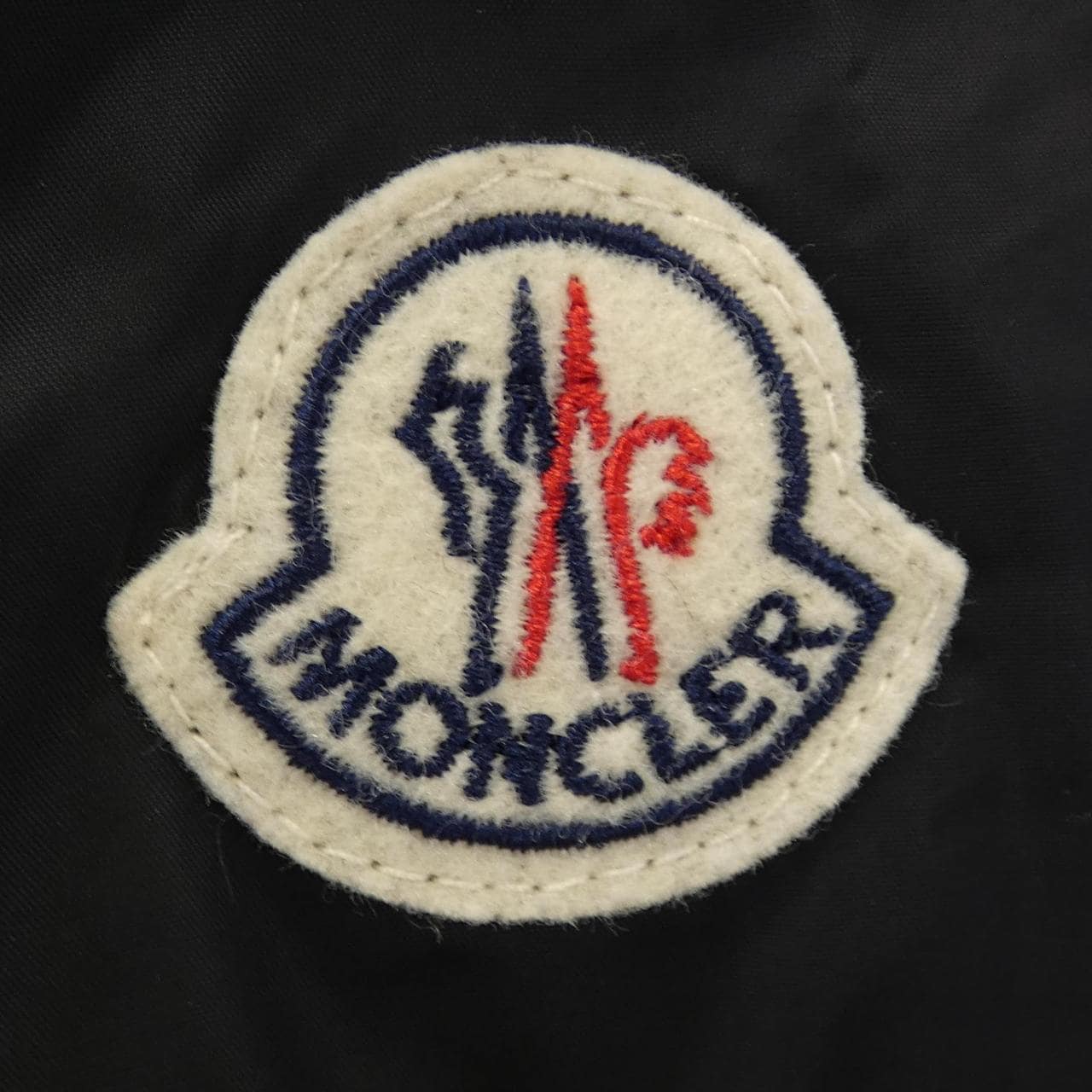 モンクレール MONCLER ダウンジャケット