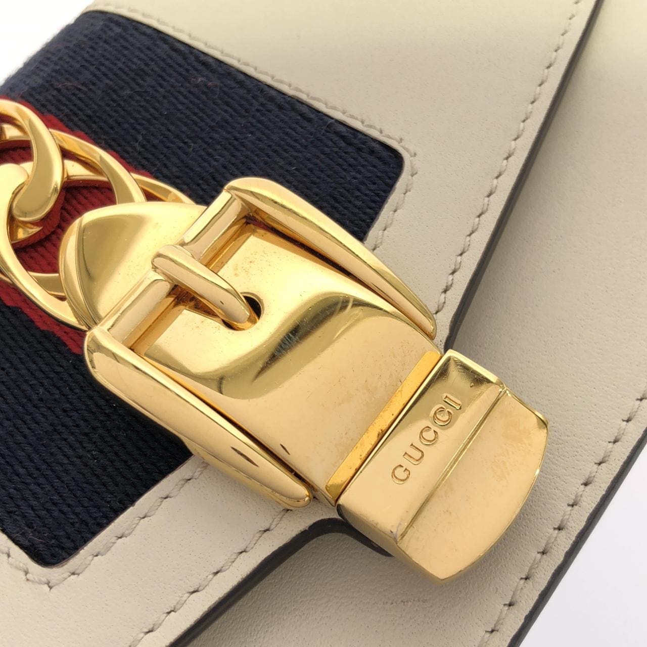 グッチ SYLVIE 494646 CWLSG ショルダーバッグ