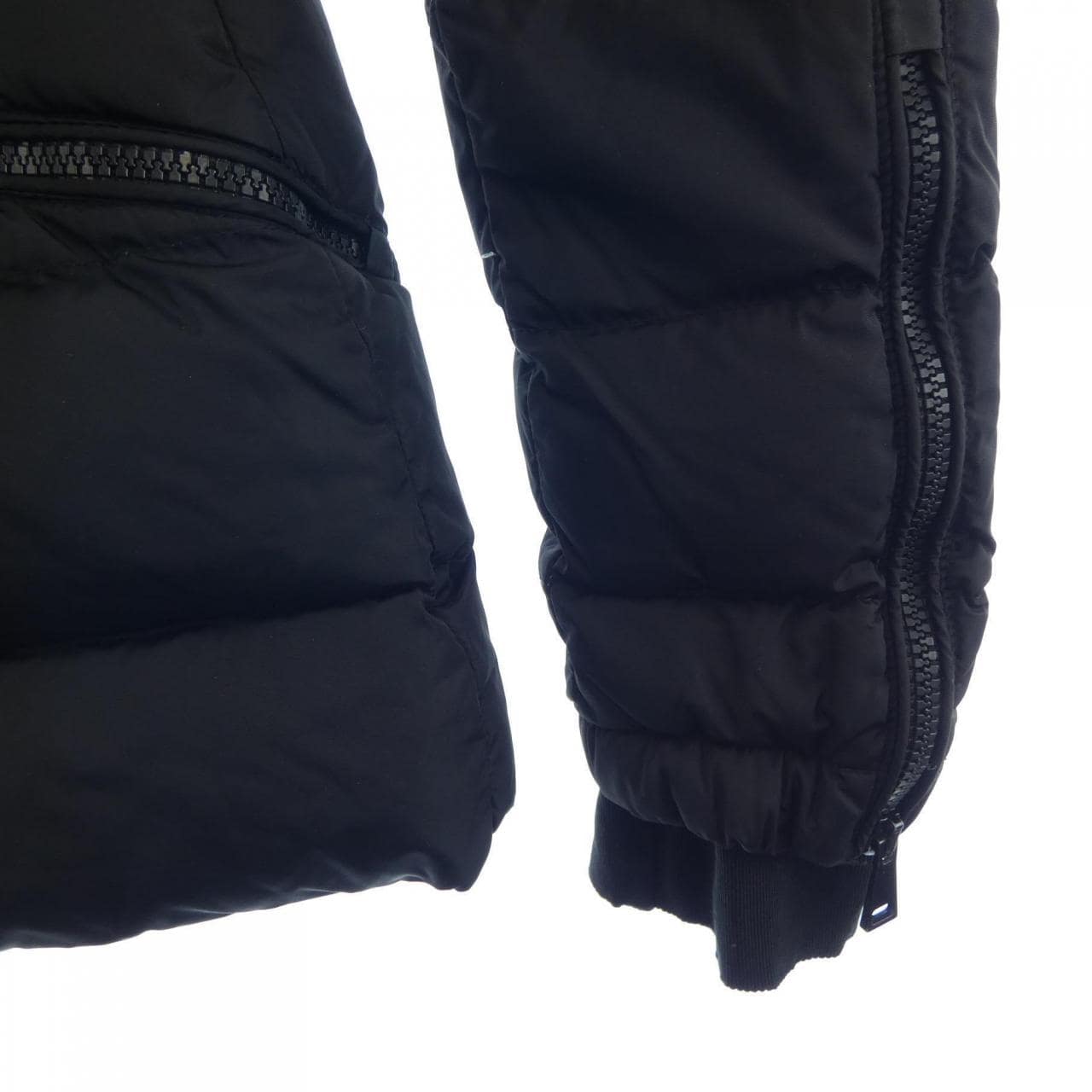 モンクレール MONCLER BETULA ダウンジャケット