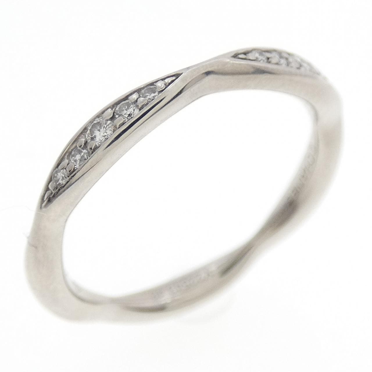 シャネル カメリア ハーフエタニティ リング