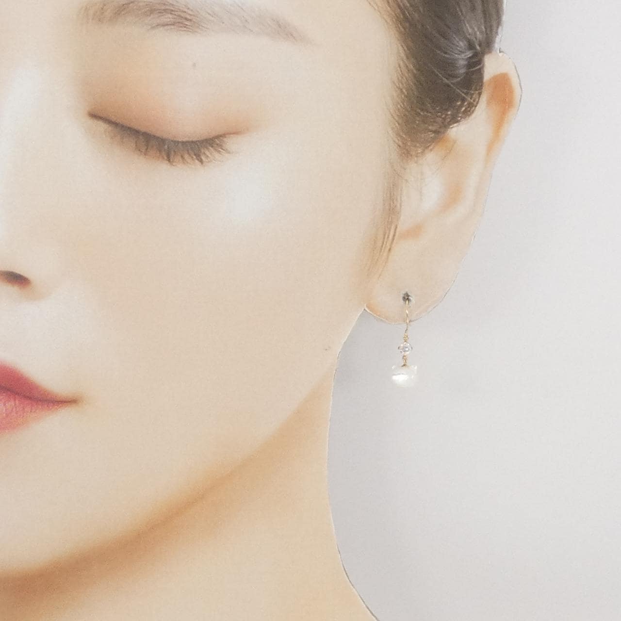 【新品】K10YG キャット マザーオブパール ピアス