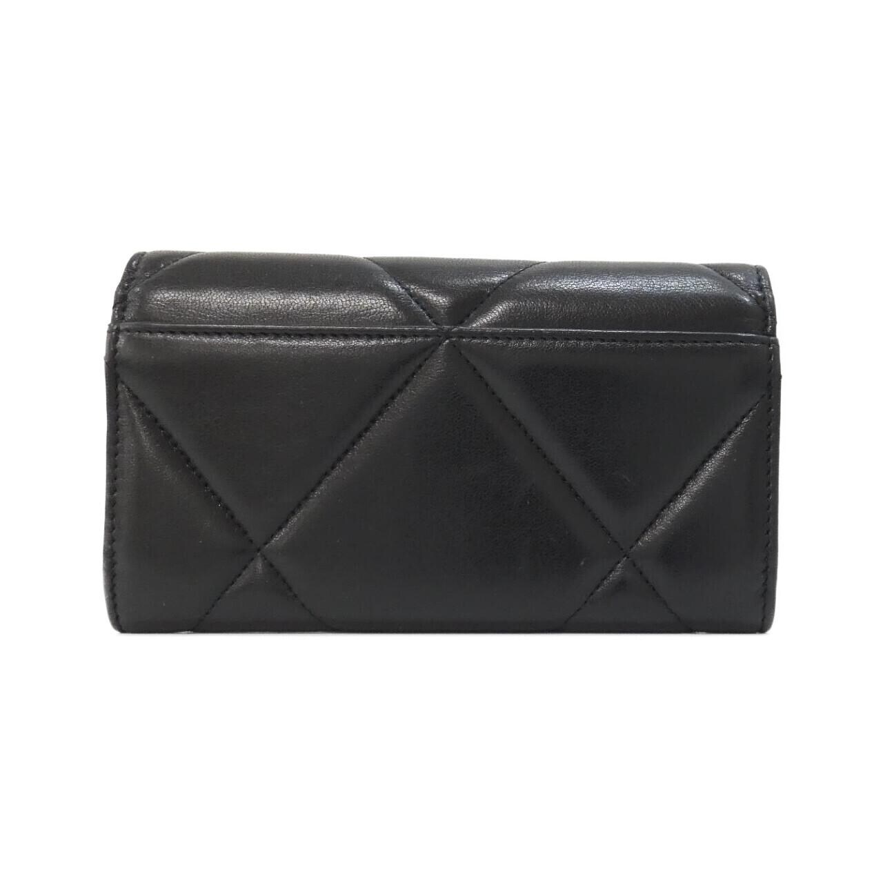 シャネル シャネル19 ライン AP0953 財布