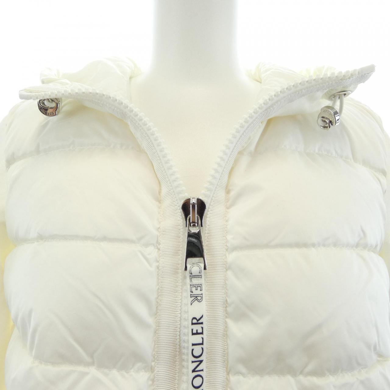 モンクレール MONCLER 10938G50300 ダウンジャケット