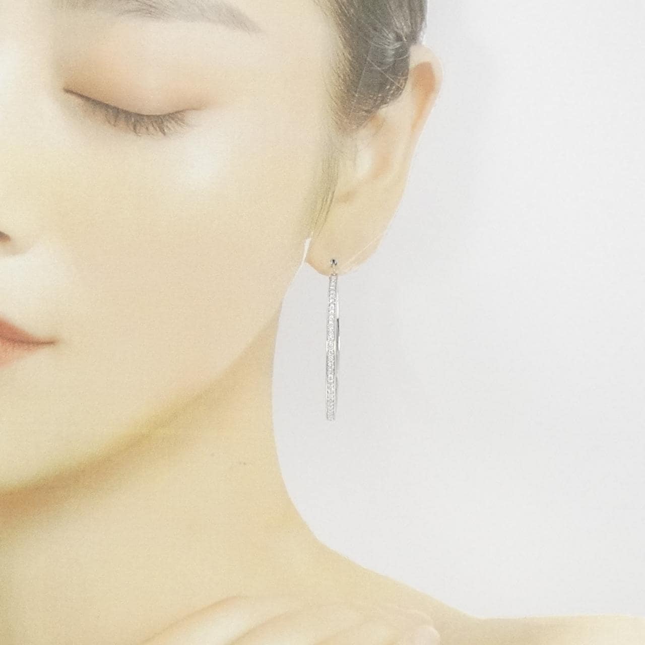 K18WG フラワー ダイヤモンド ピアス 1.00CT