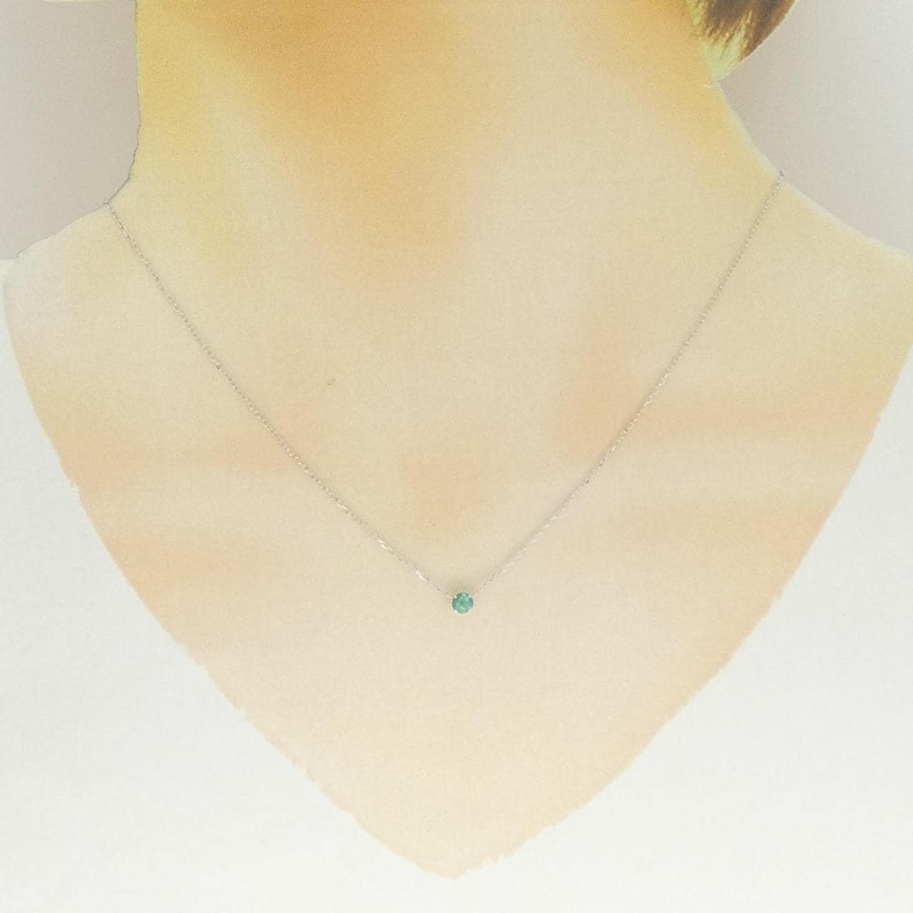 K10WG绿宝石项链