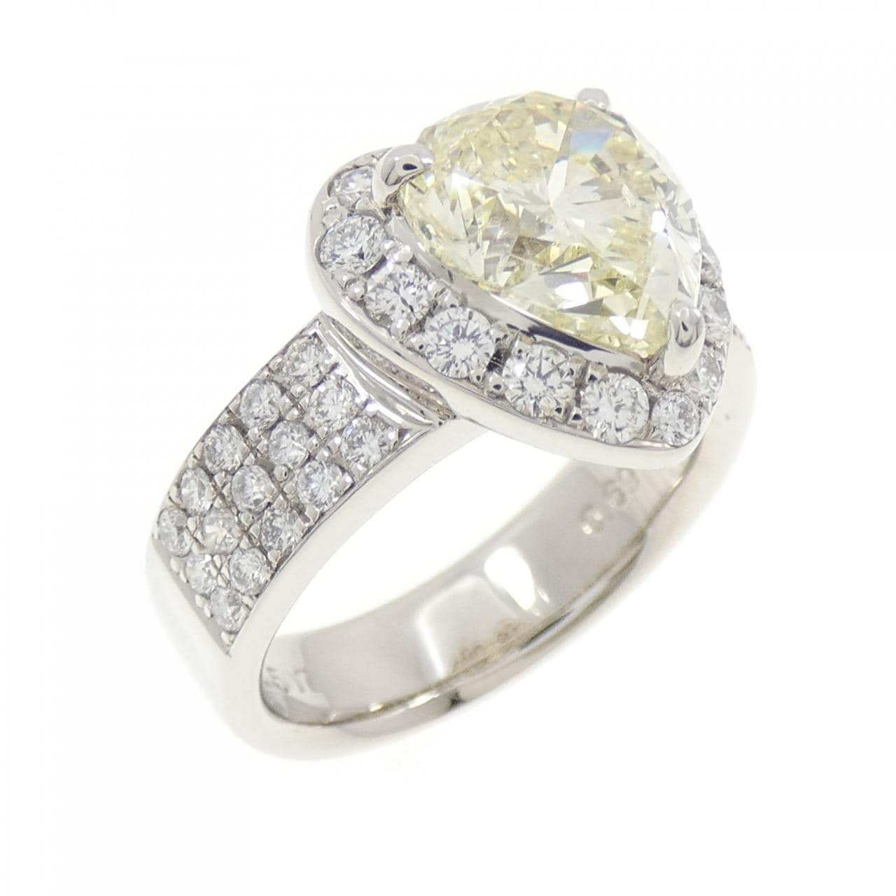 PT900 ダイヤモンド リング 2.507CT LY SI2 ファンシーカット