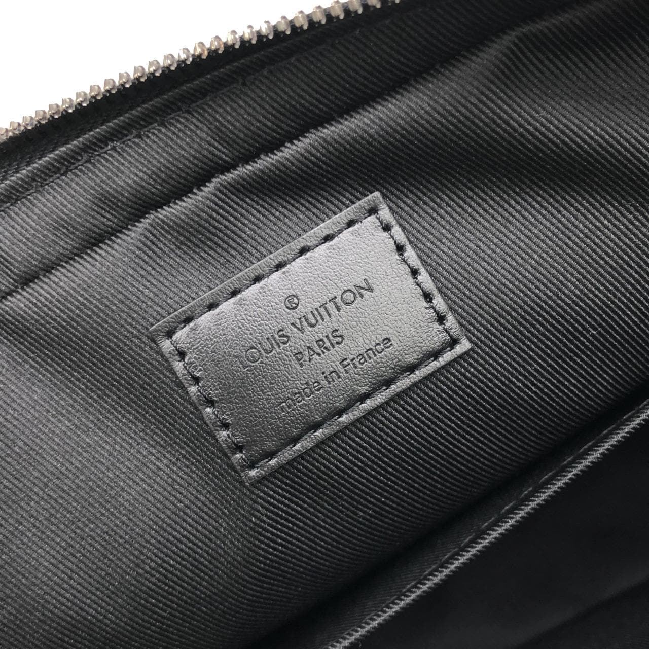 ルイヴィトン モノグラム エクリプス リバース トリオ メッセンジャー M69443 ショルダーバッグ