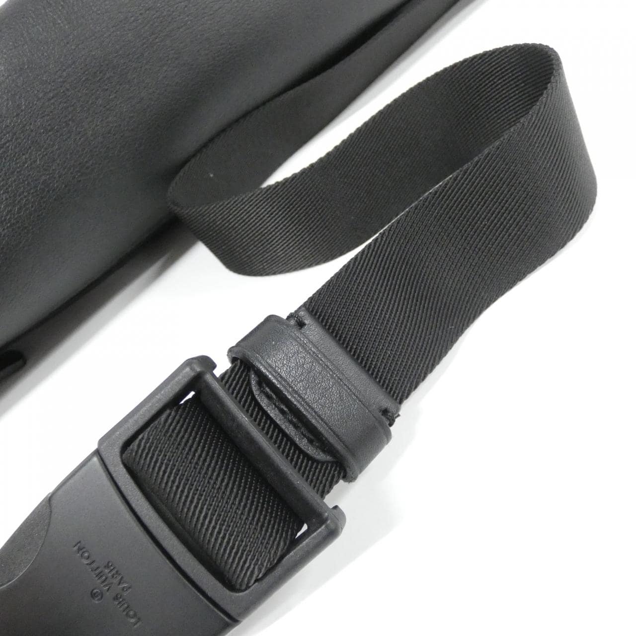 ルイヴィトン モノグラム シャドウ ディスカバリー バムバッグ M44388 ショルダーバッグ