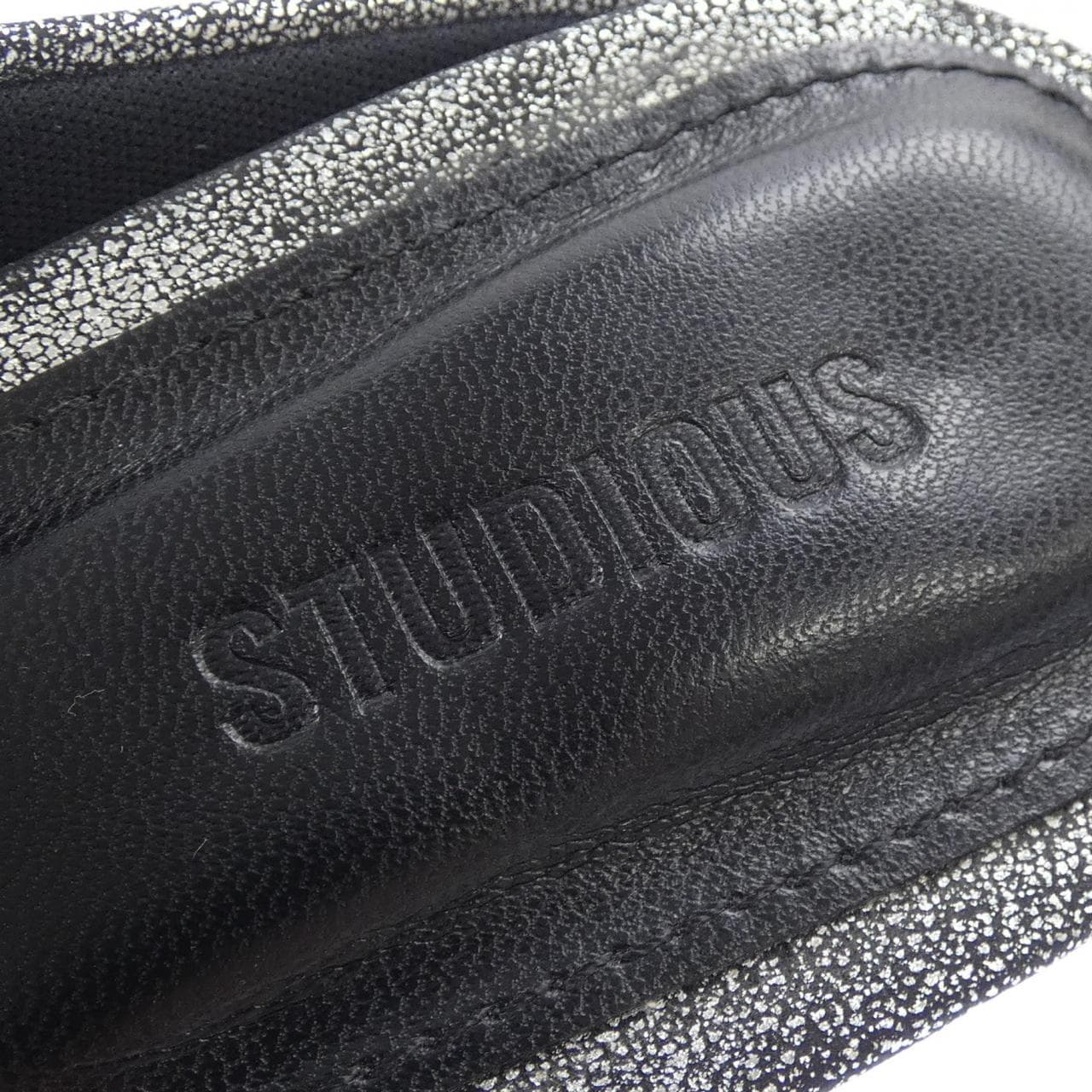 ステュディオス STUDIOUS サンダル