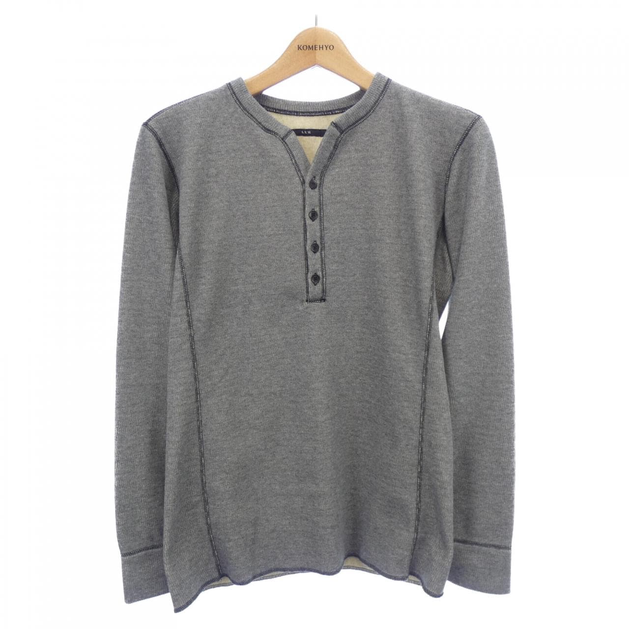 エイケイエム AKM トップス