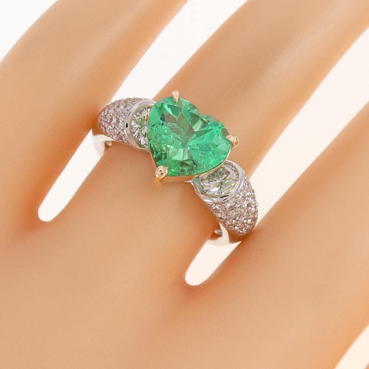 PT900/K18YG ハート エメラルド リング 2.00CT