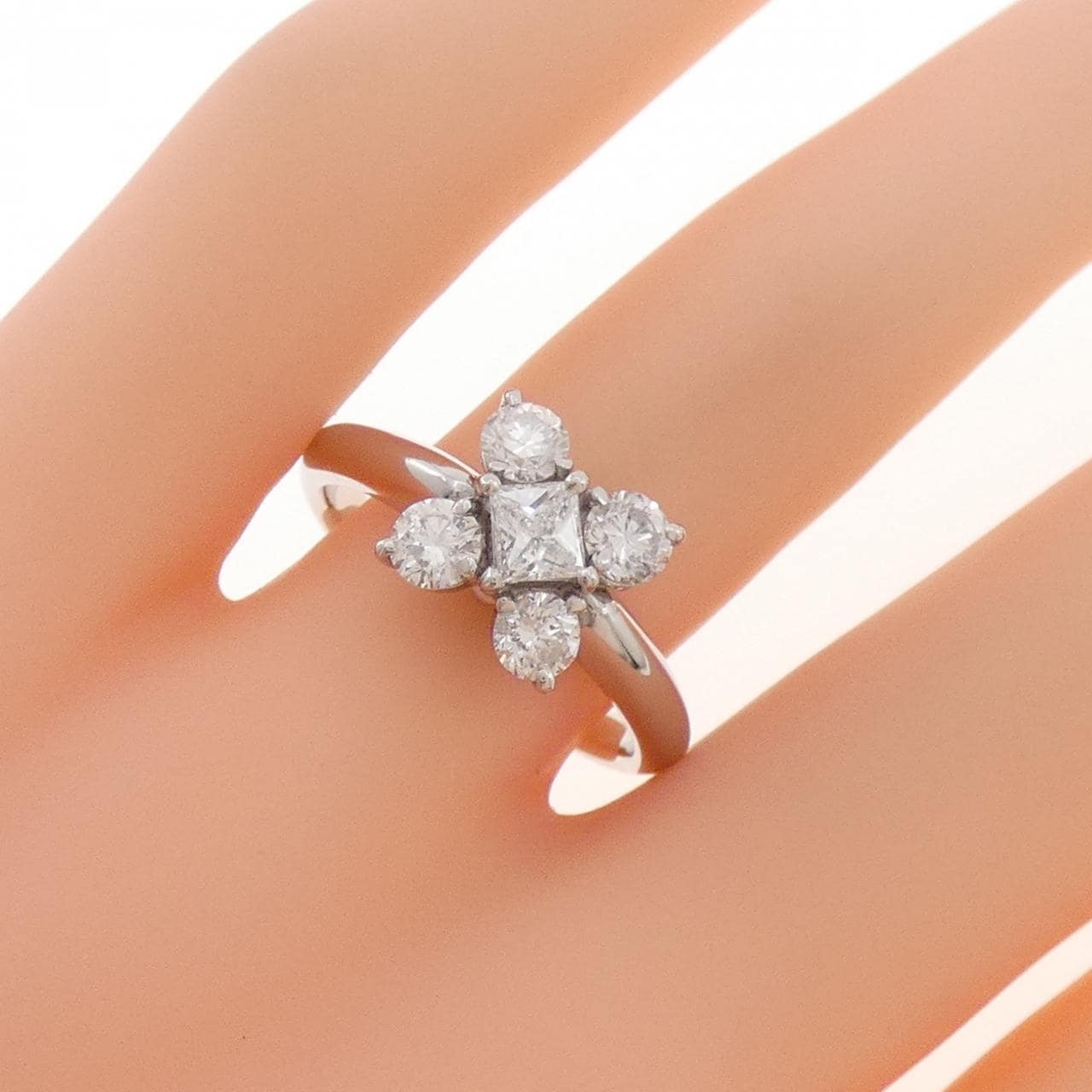 PT900 ダイヤモンド リング 1.00CT
