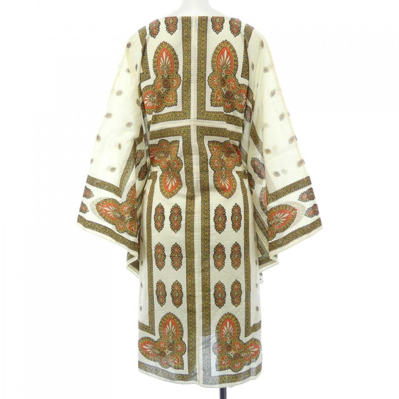 グッチ GUCCI 621037 ZAET1 ポンチョ