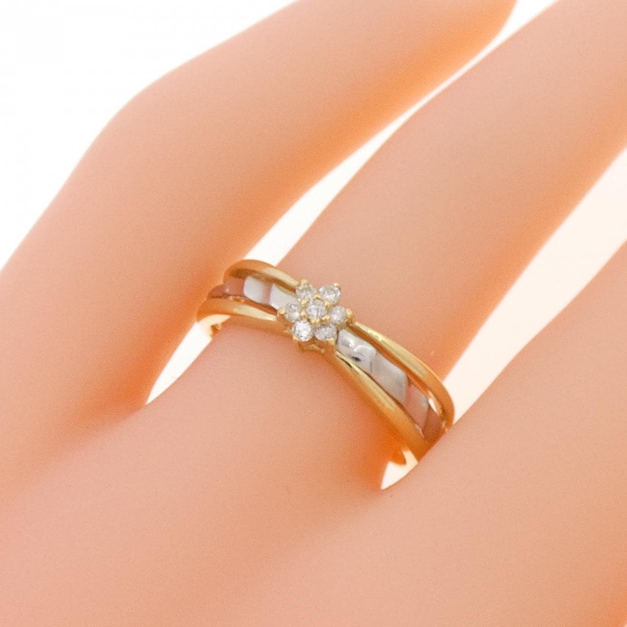 K18YG/PT900 フラワー ダイヤモンド リング 0.07CT