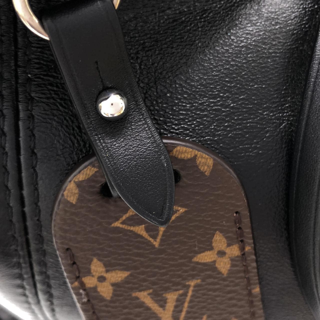 ルイヴィトン LV バイブ キャリーオール カーゴ バイブ M24861 ショルダーバッグ