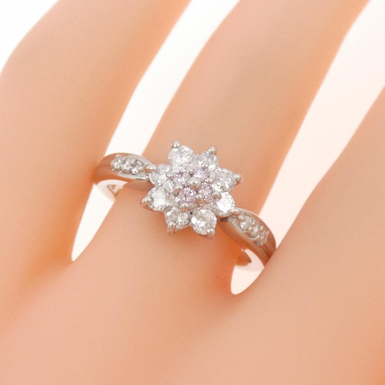 PT900 フラワー ピンクダイヤモンド リング 0.09CT