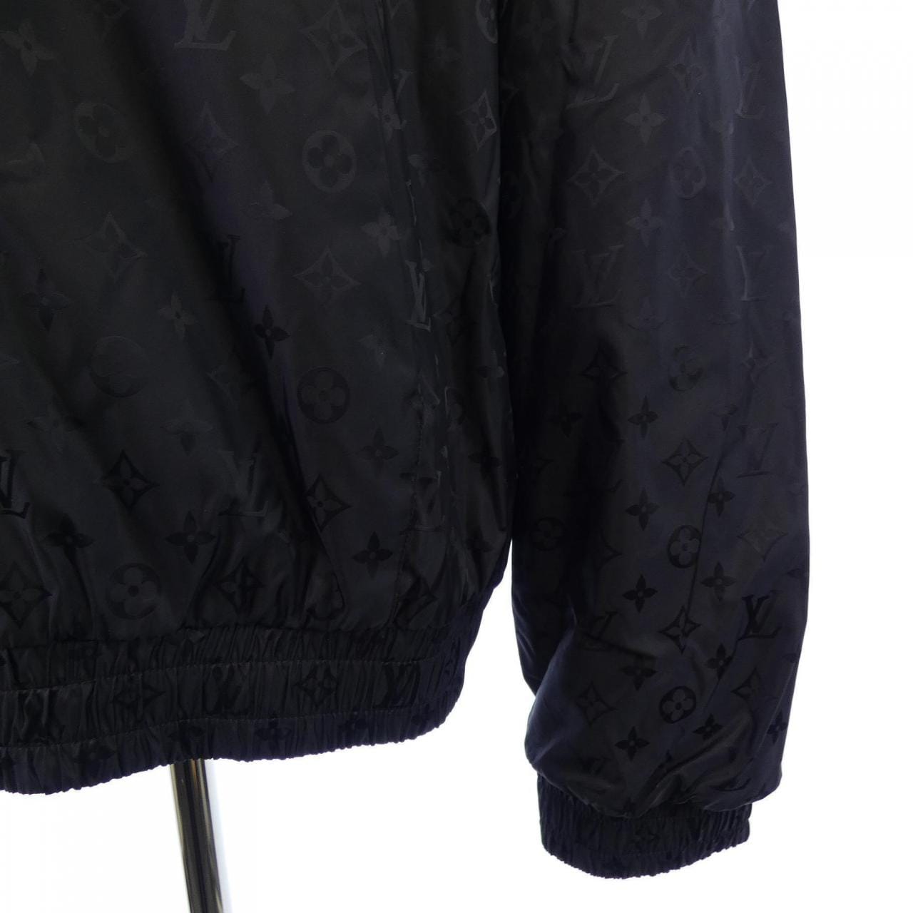 ルイヴィトン LOUIS VUITTON モノグラムリバーシブルライトボンバー HON40WZLW ブルゾン