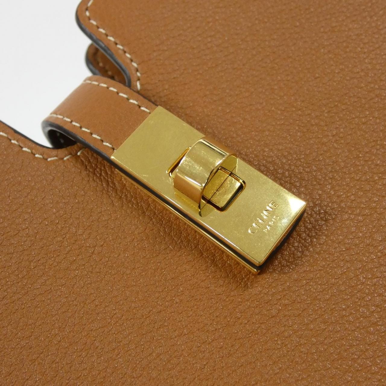 セリーヌ セーズ ストラップ ポシェット 10M443FVH ショルダーバッグ