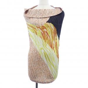 イッセイミヤケ ISSEY MIYAKE トップス