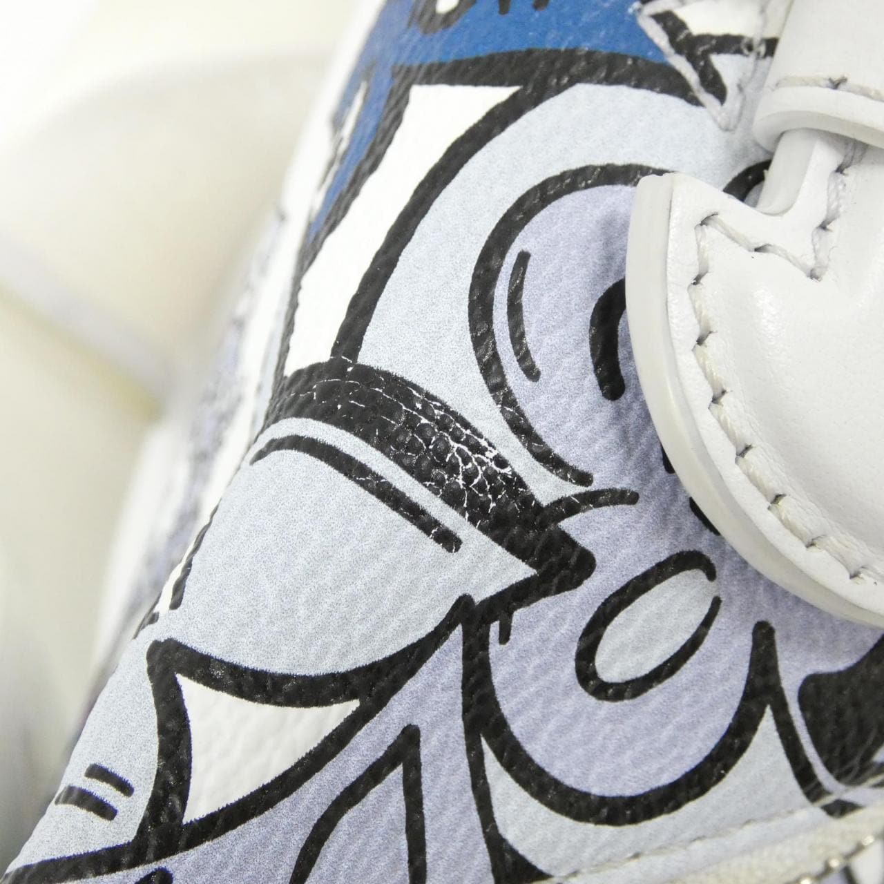 ルイヴィトン モノグラム コミック バムバッグ マルチポケット M21853 ショルダーバッグ