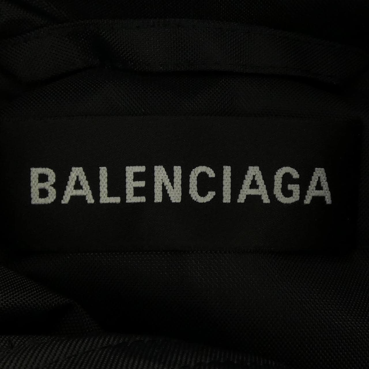 バレンシアガ BALENCIAGA 533912 TBQ03 ダウンジャケット
