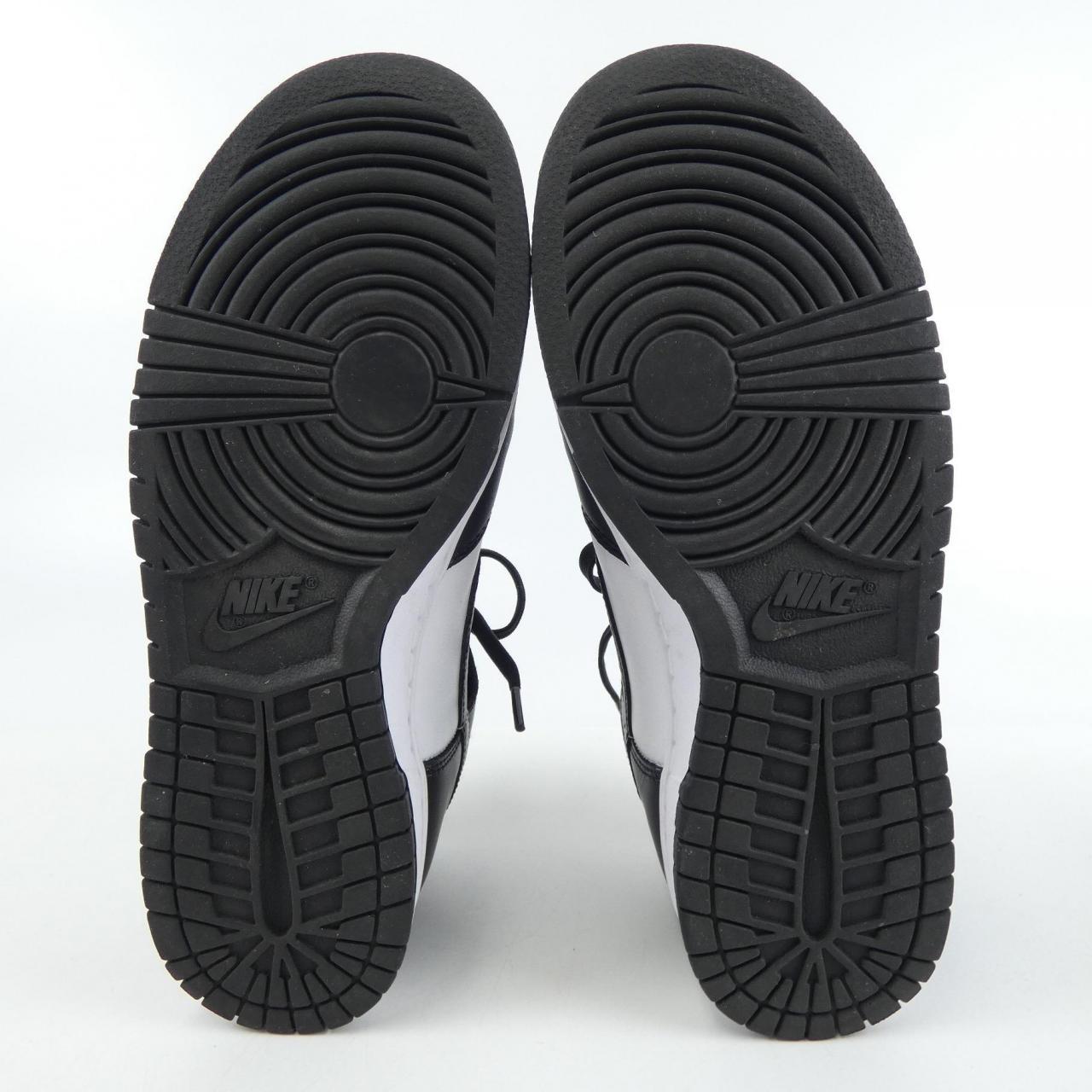 ナイキ NIKE スニーカー