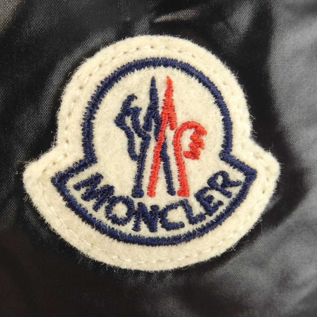 モンクレール MONCLER ダウンジャケット