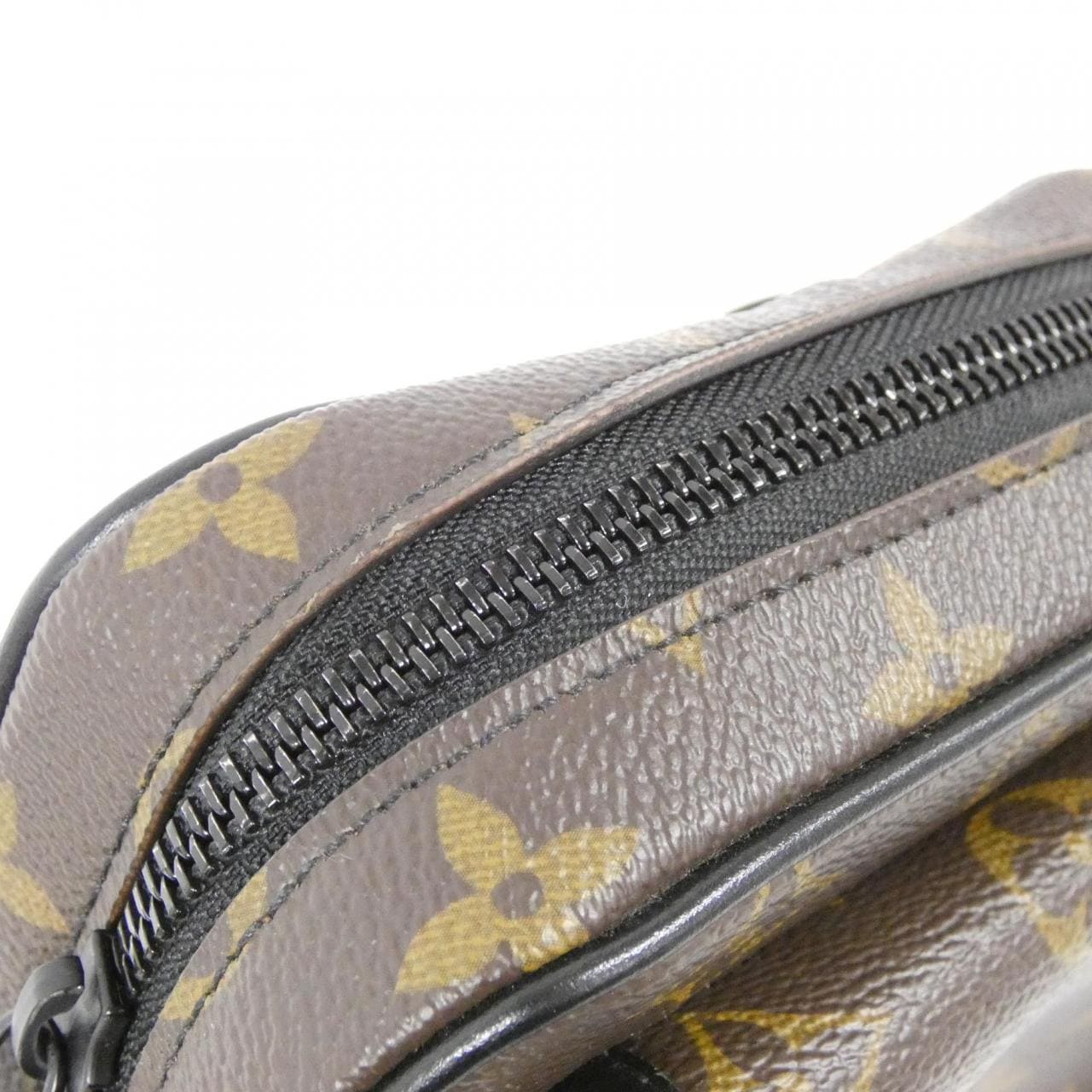 ルイヴィトン モノグラム マカサー クリストファー ウエアラブル ウォレット M69404 ショルダーバッグ