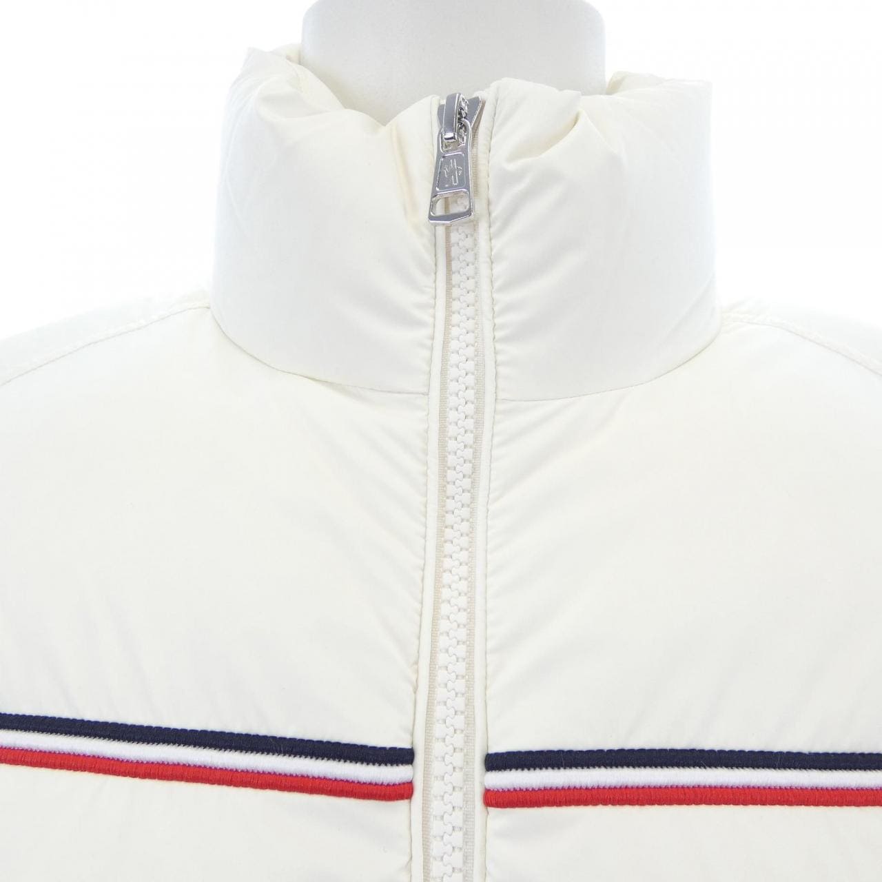 モンクレール MONCLER BOUVAQUE ダウンジャケット