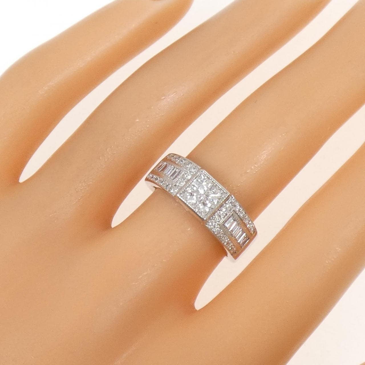 PT900 ダイヤモンド リング 1.00CT