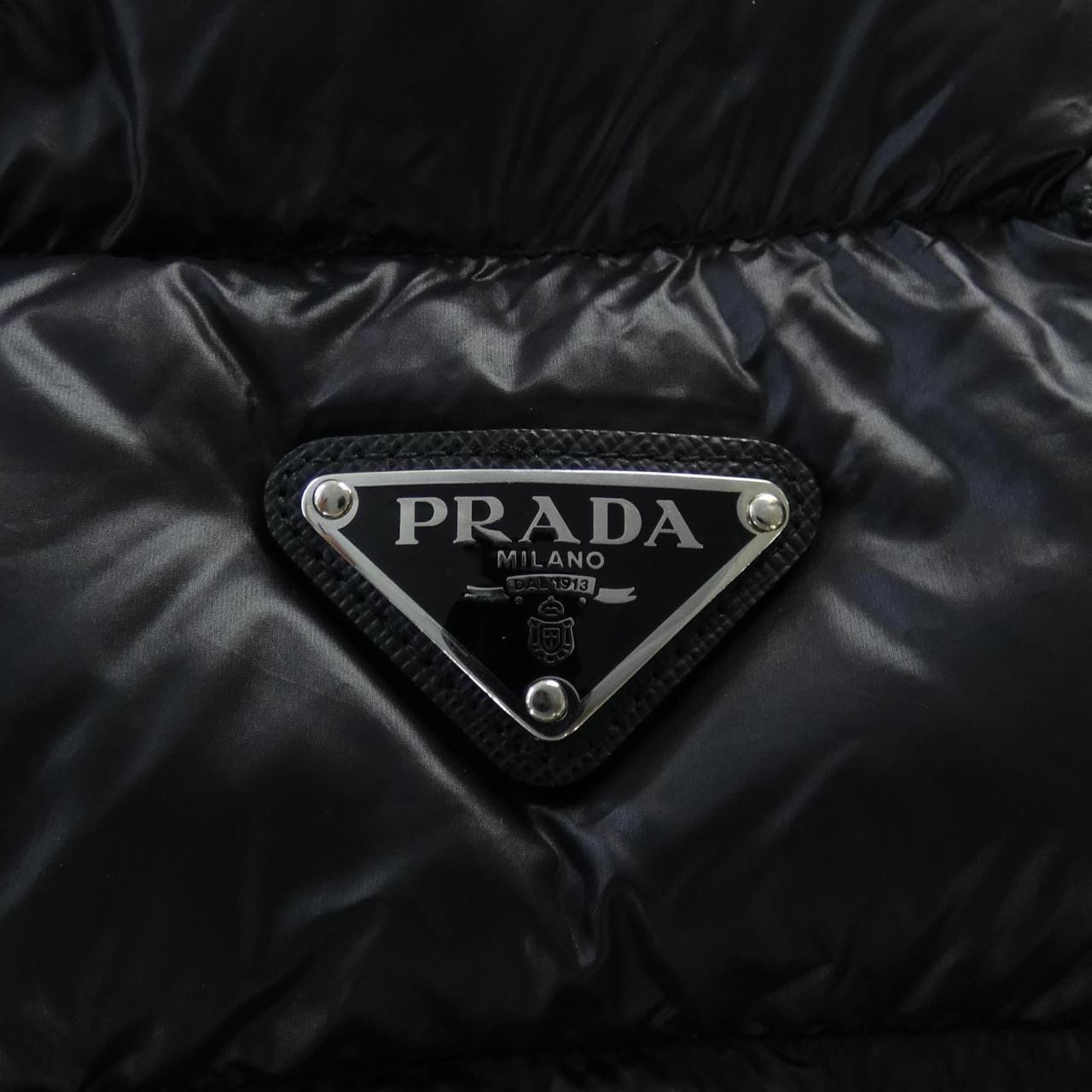 プラダ PRADA ダウンジャケット