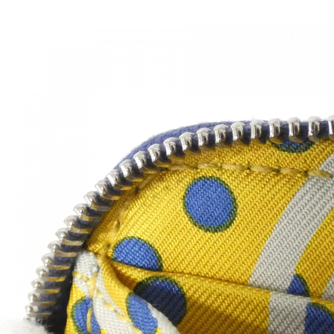 エルメス BRIDES DE GALA FANTOME POIS シルク イン コンパクト 075190CK 財布