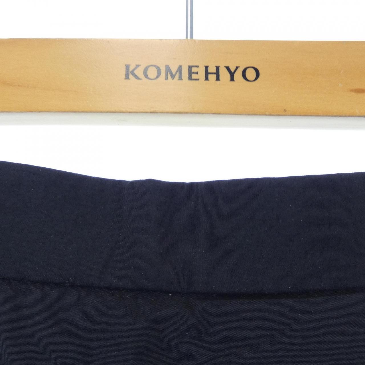 ニジュウサンク 23区 スカート