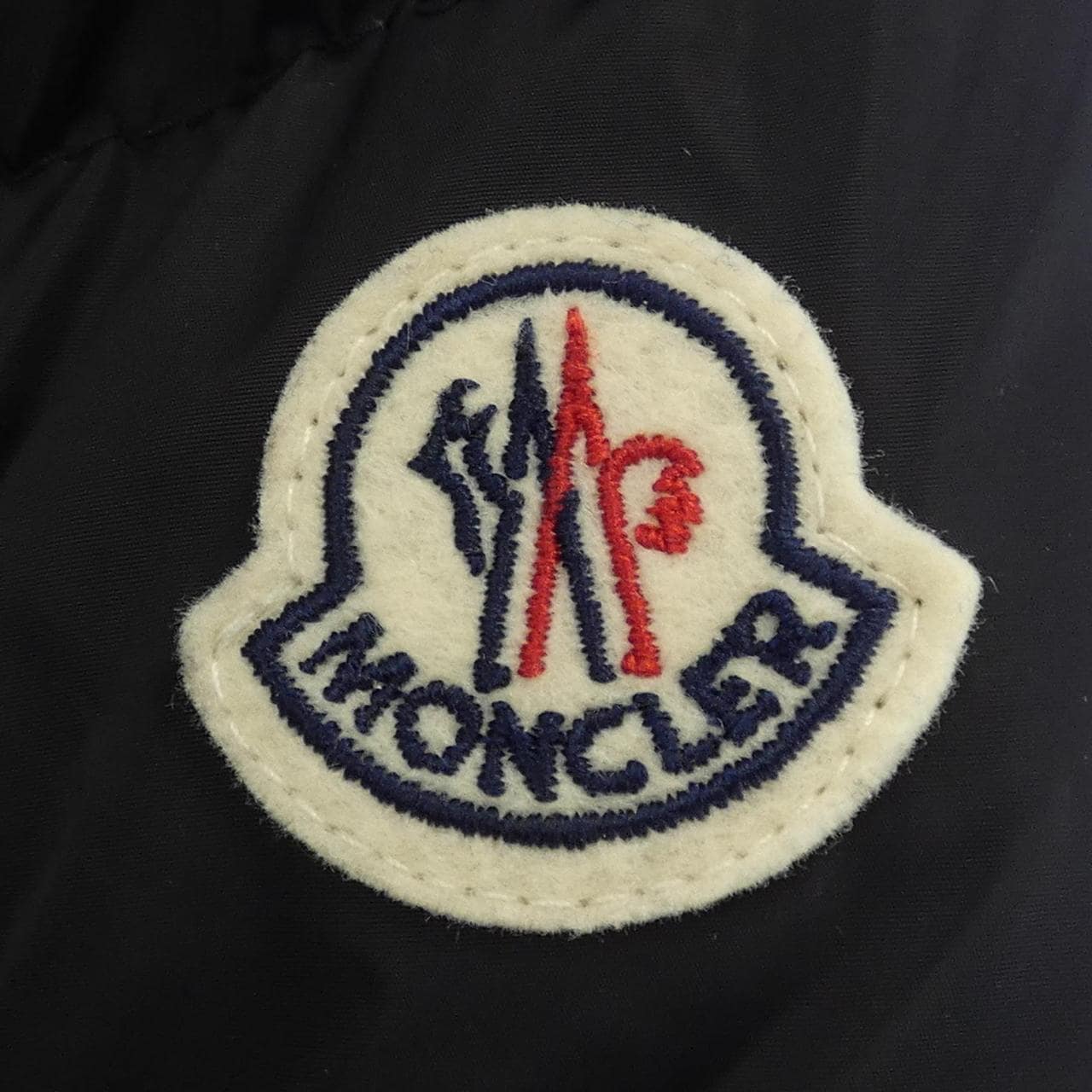 モンクレール MONCLER ダウンジャケット