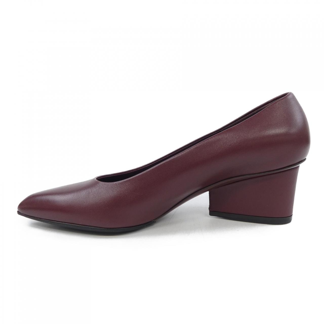 サルヴァトーレフェラガモ SALVATORE FERRAGAMO ZU パンプス