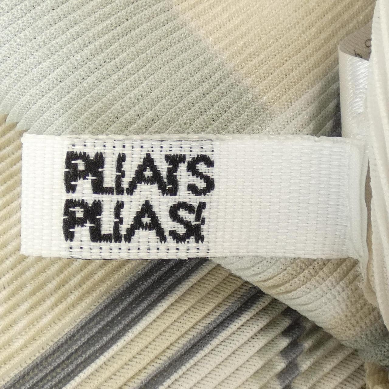 プリーツプリーズ PLEATS PLEASE トップス