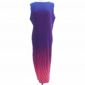 イッセイミヤケ ISSEY MIYAKE IM43FH166 ワンピース