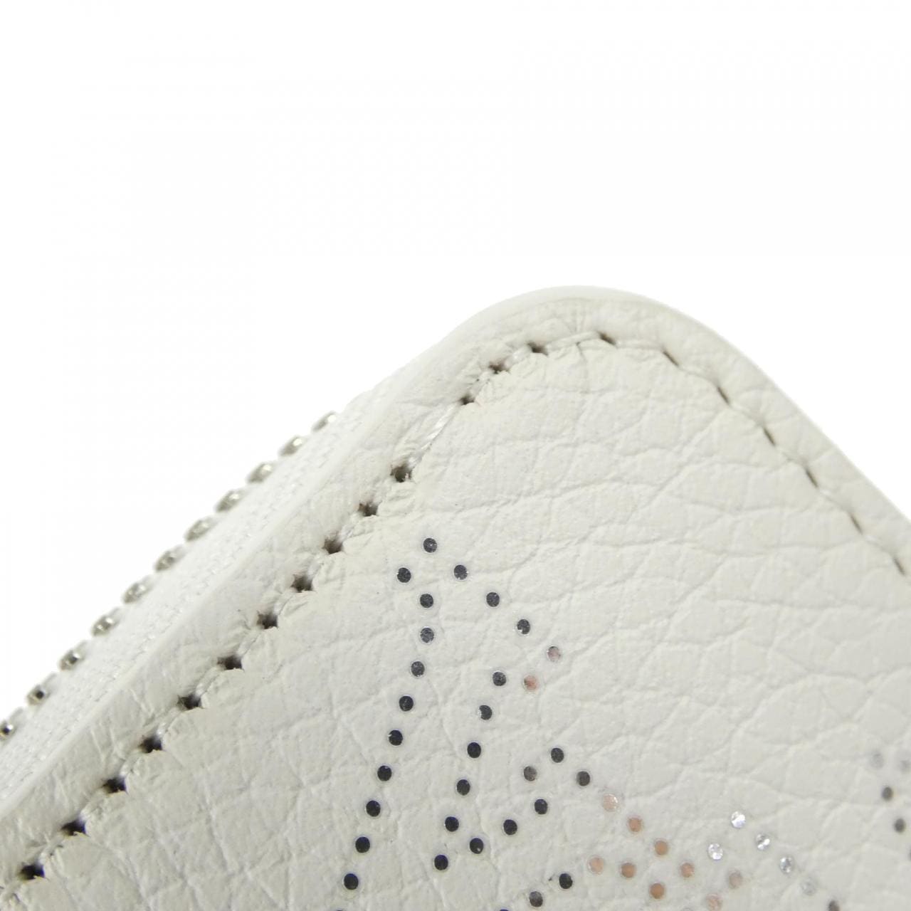 ルイヴィトン マヒナ ジッピー ウォレット M11366 財布