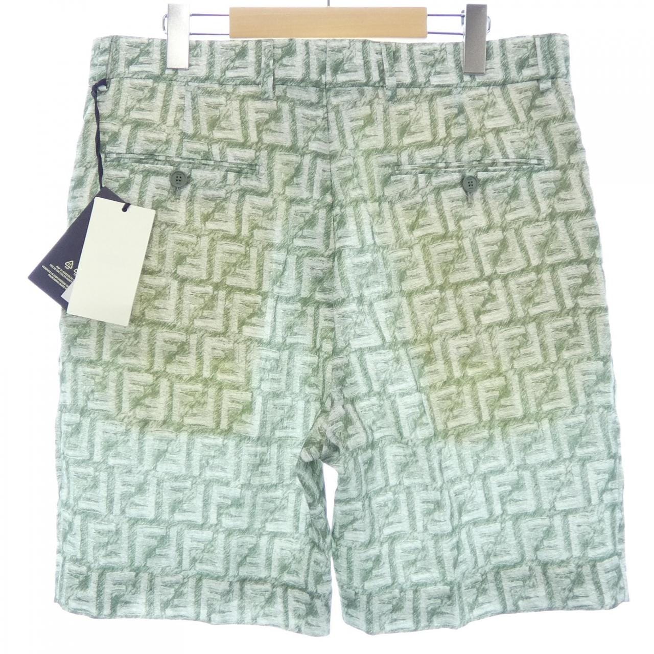 フェンディ FENDI FB0821 AR62 ショートパンツ