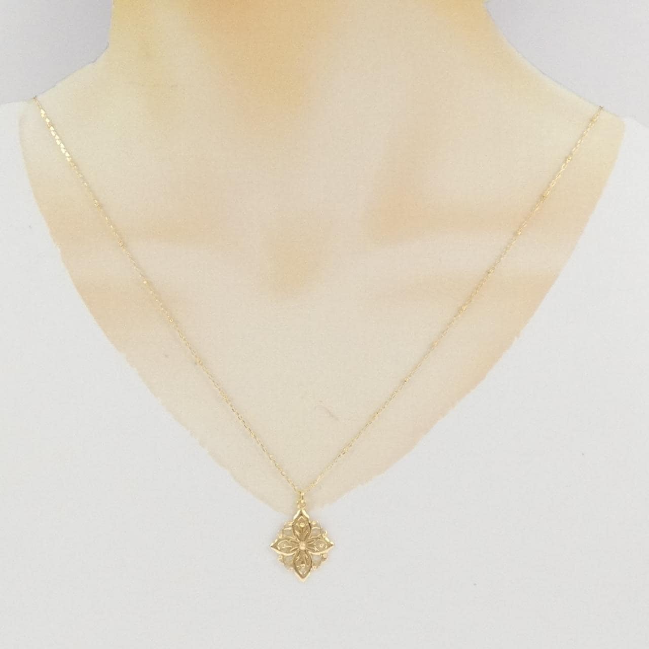 K18YG flower necklace