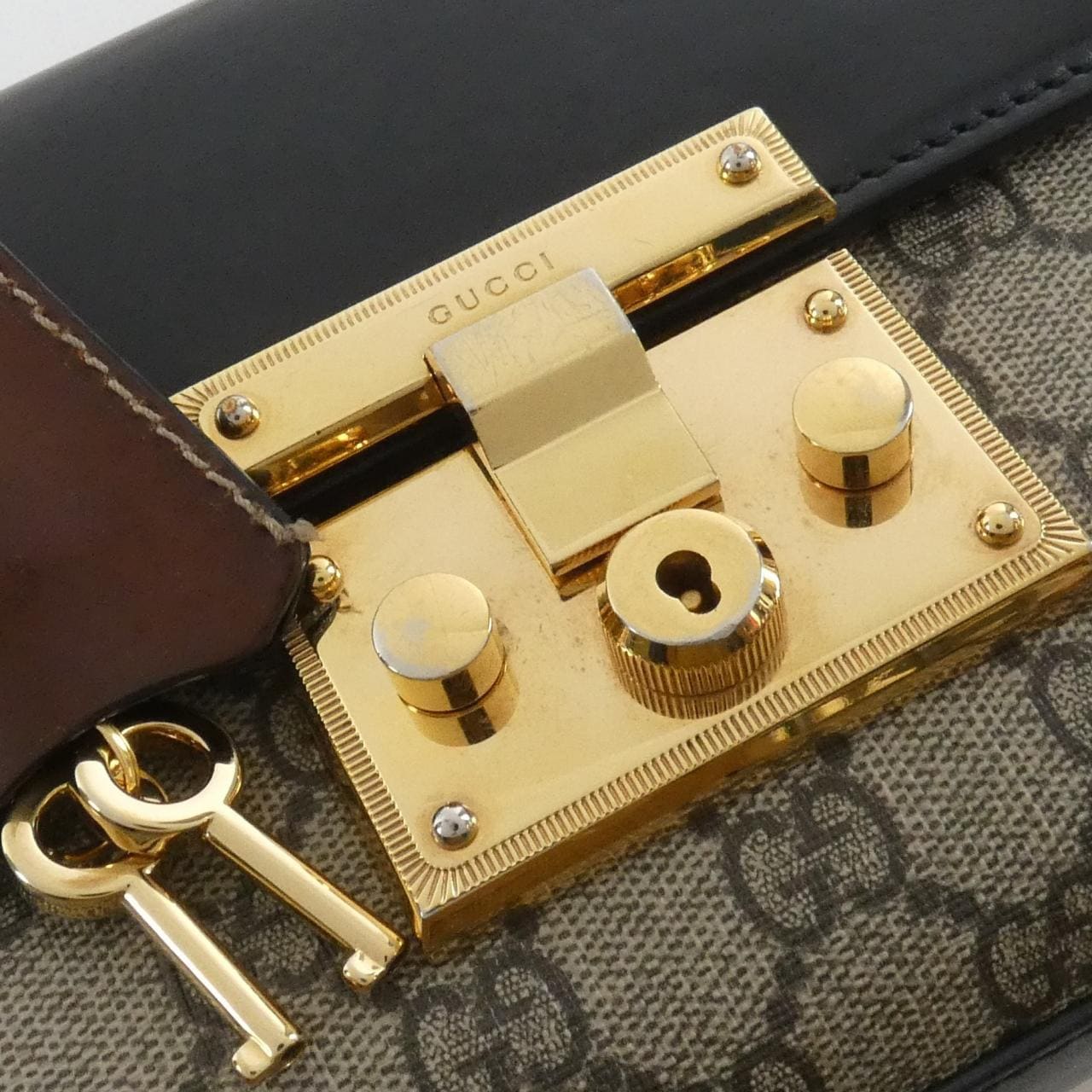 グッチ PADLOCK 409487 KLQJG ショルダーバッグ