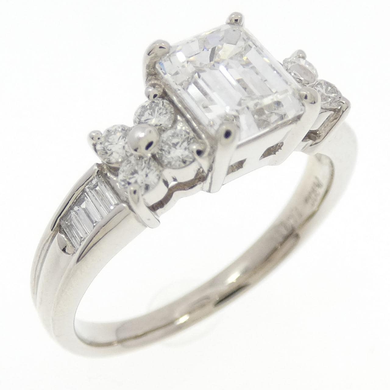 【リメイク】PT900 ダイヤモンド リング 1.091CT E VS1 エメラルドカット