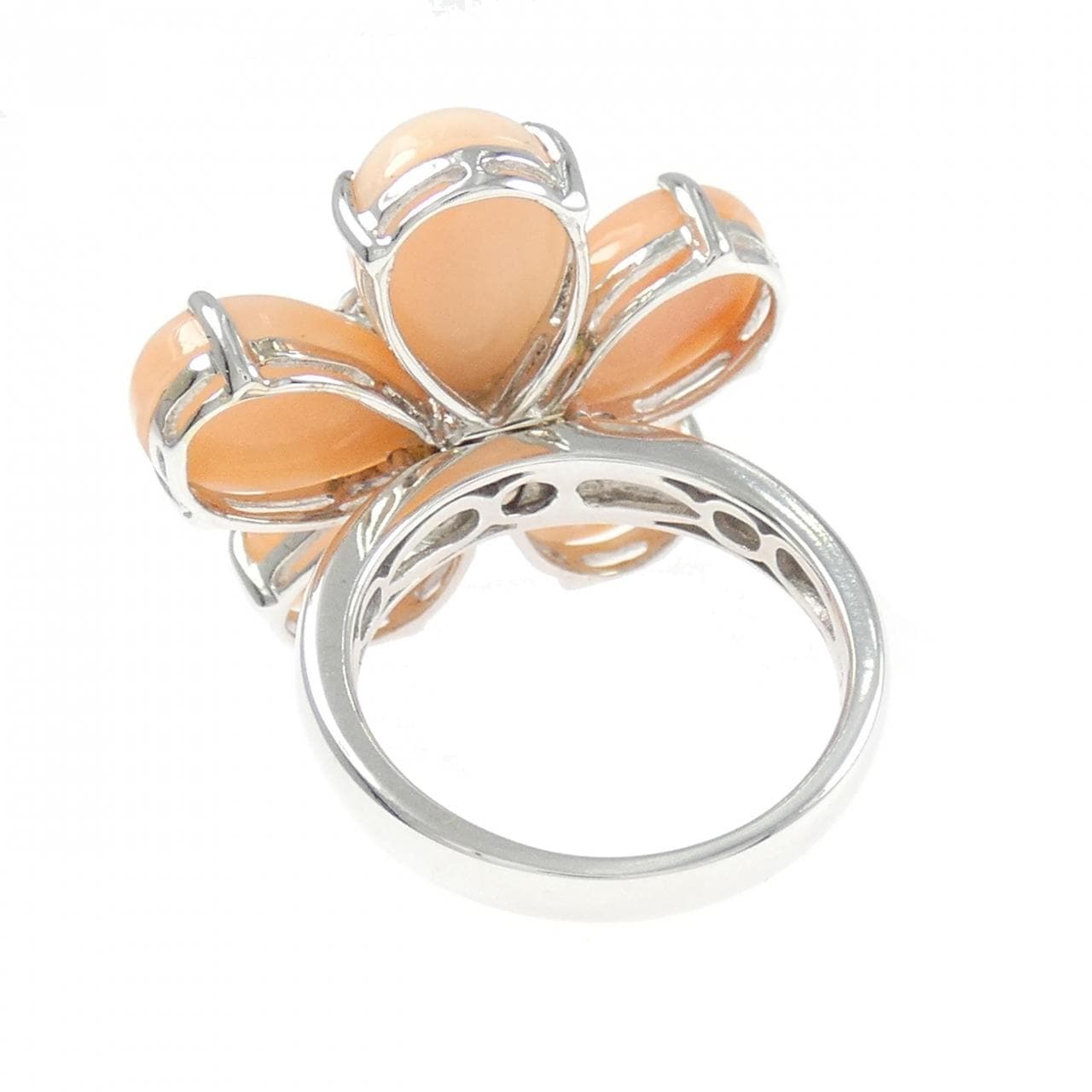 750WG フラワー サンゴ リング 13.78CT