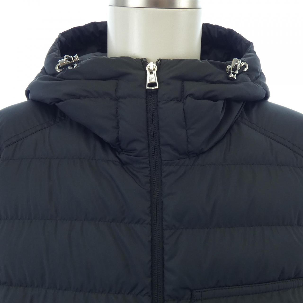 モンクレール MONCLER ダウンジャケット