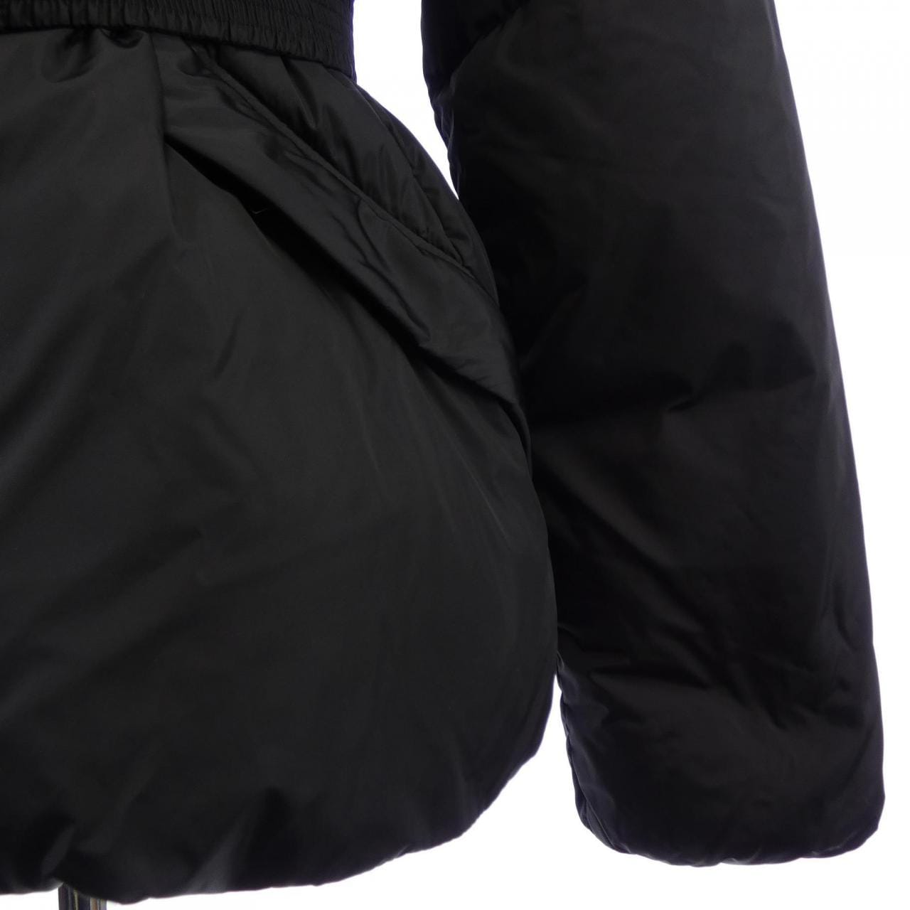 モンクレール MONCLER ALOES ダウンジャケット